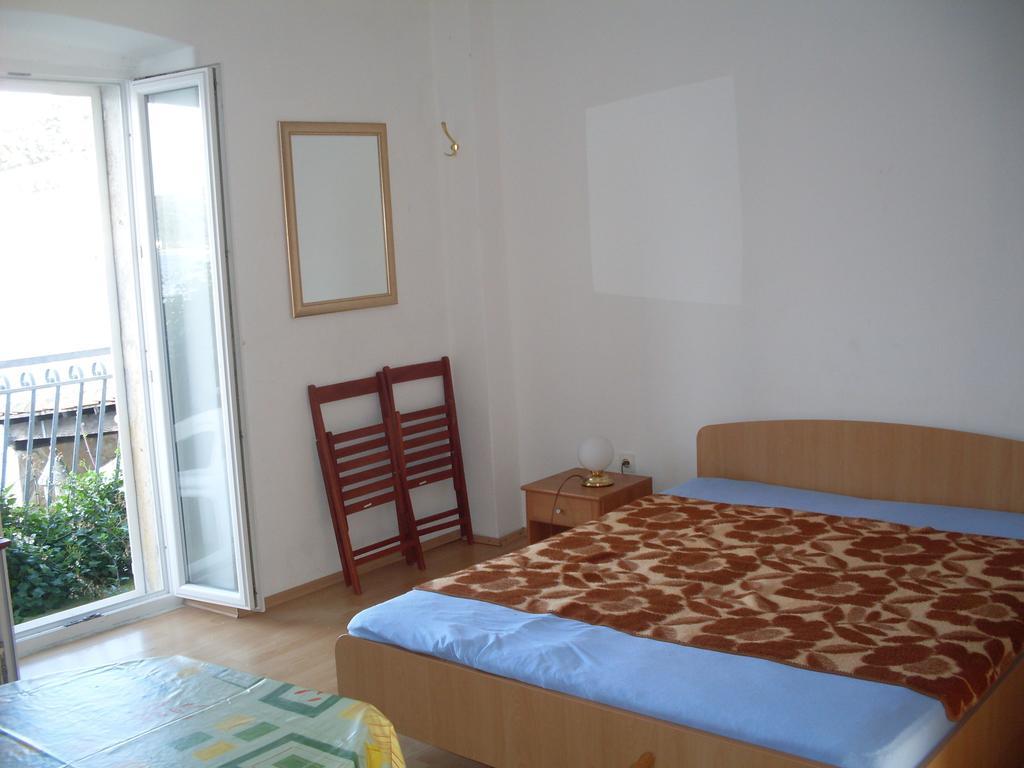 Apartments Acalinovic Vis Zimmer foto